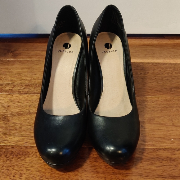 Jessica Genuine Leather Pumps - Picture 2 of 7